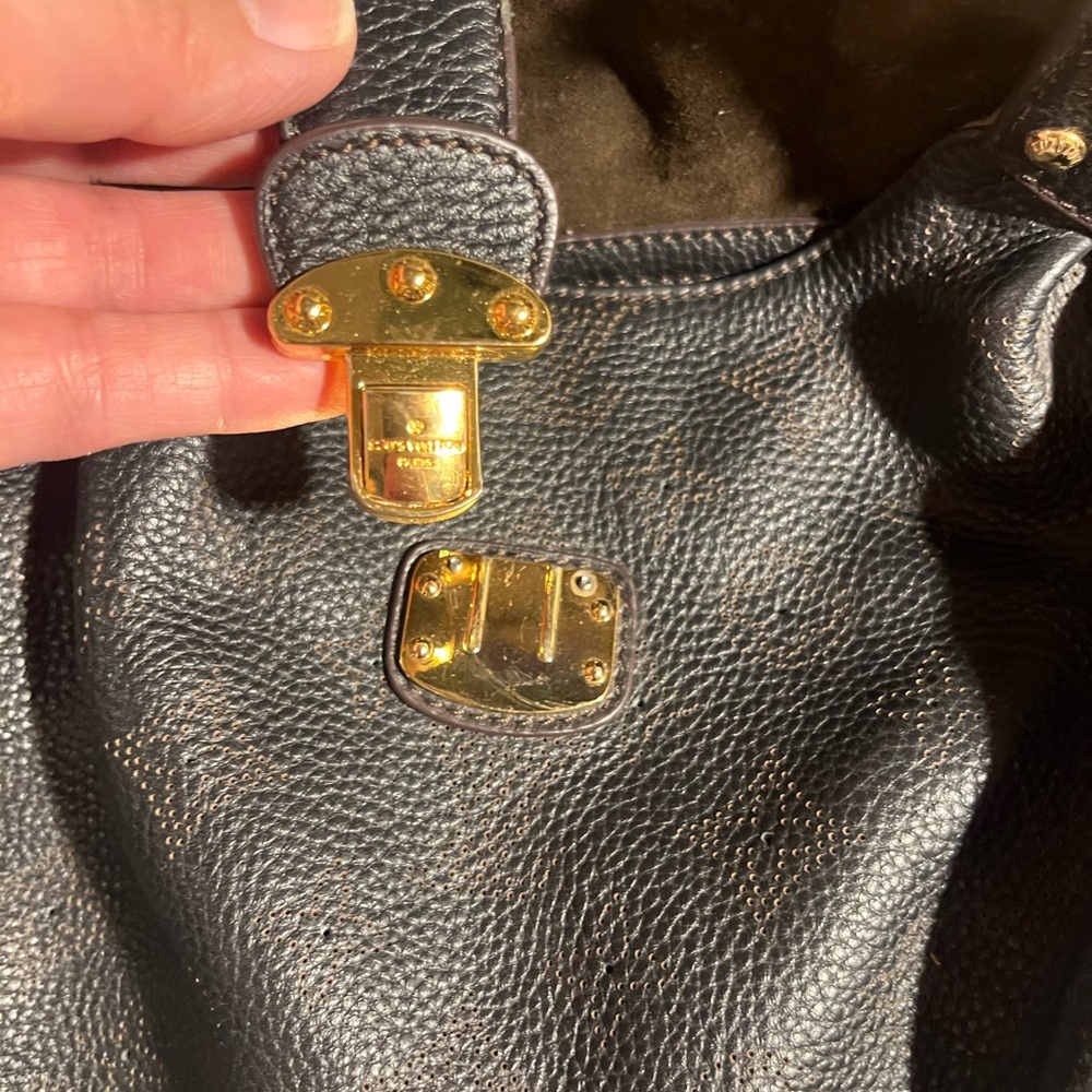 Louis Vuitton Black Leather Shoulder Bag - Picture 5 of 16